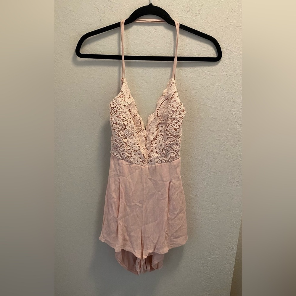 Lulu’s Star Spangled Pink Backless Lace Romper Size Large. - Picture 3 of 12